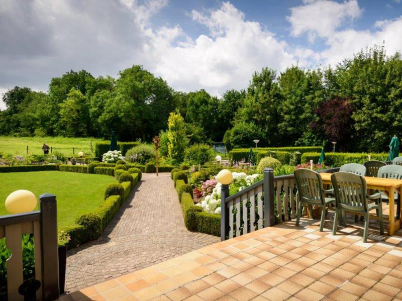 Hotel Bemelmans Weekendjeweg Zuid Limburg Terras