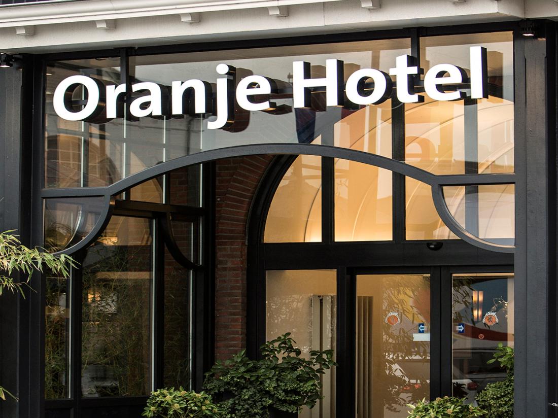 hotelaanbieding oranje hotel leeuwarden  voorkant