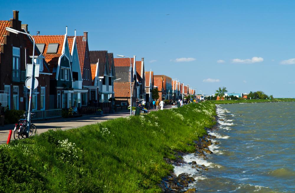 dreamstime xl 19502585 volendam