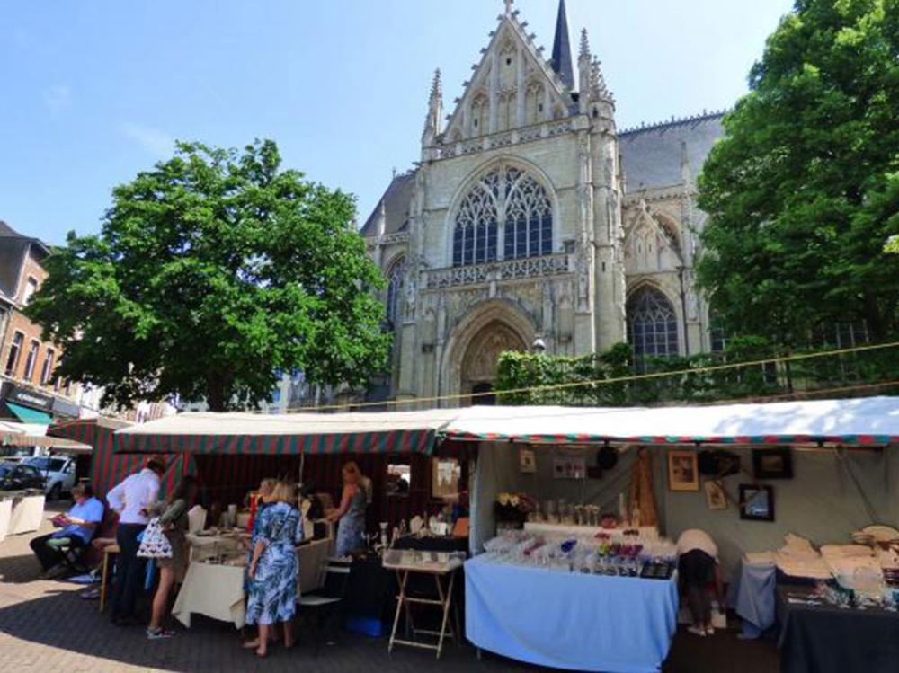 Antiekmarkt Brussel Grote Zavel