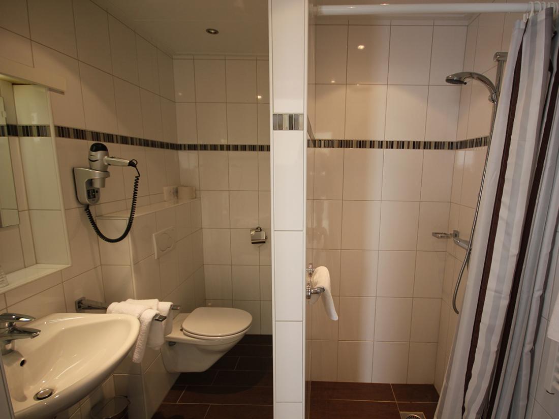 Hotel Maas Ootmarsum Badkamer