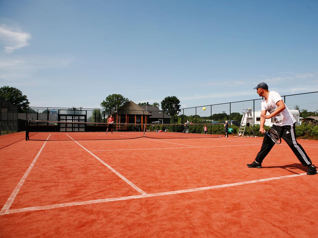 Hotelaanbieding Gelderland Tennisbaan