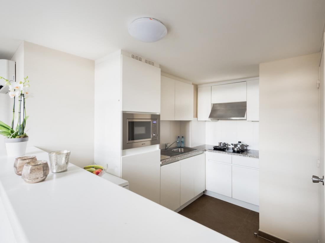 Arass Hotel Antwerpen Hotelaanbieding Family Apartment Keuken