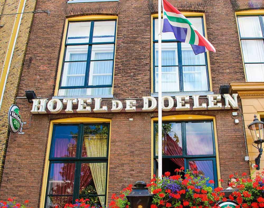 voorkant hotel de doelen