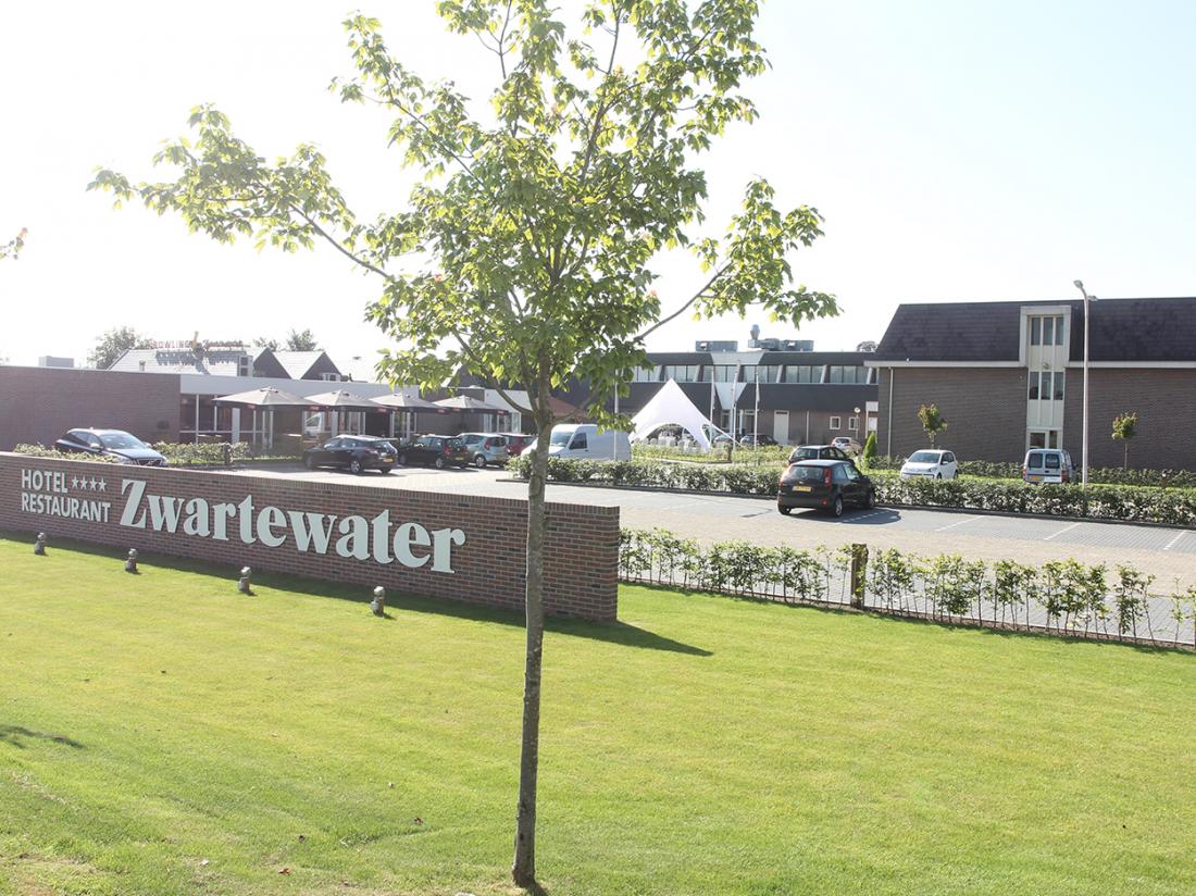 Hotel Restaurant Zwartewater IJsselmeer Hotel Exterieur