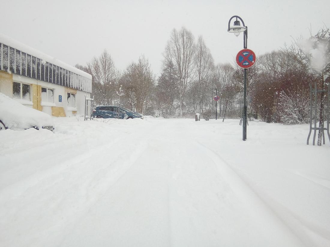 hotelaanbiedinh park stadkyll sneeuw op de weg