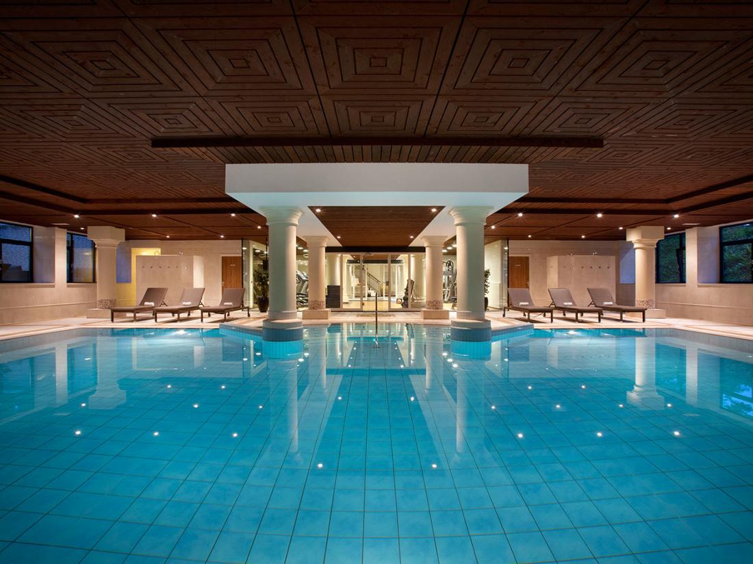 hotelaanbieding hilton hotel utrecht zwembad