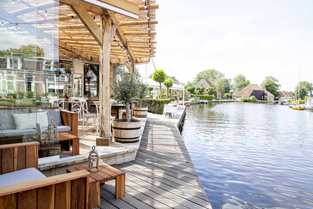  tschippershuis terras aan het water