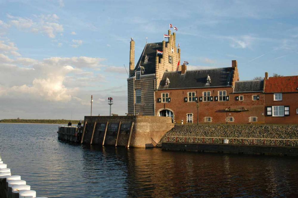 hotelarrangementen Auberge de campveerse toren voorkant veere zeeland