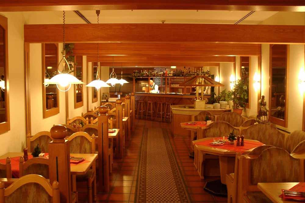 Restaurant bar hotel Eifelstern Duitsland hotelarrangement