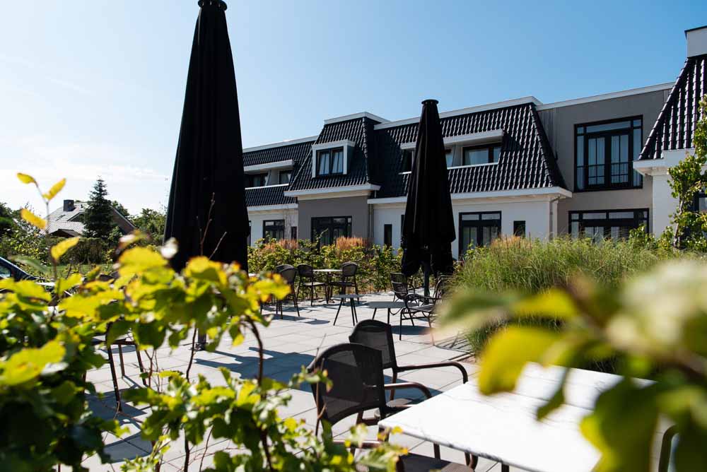 Terras Hotel Ter Zand Zeeland Hotelaabieding