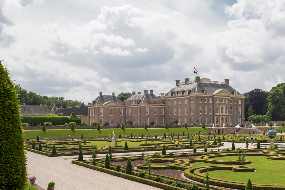 fietsen langs het loo