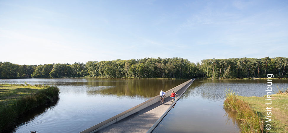 fietsvakantie genk fietsen door het water bokrijk