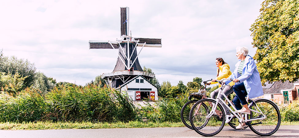 fietsen in groningen langs molens