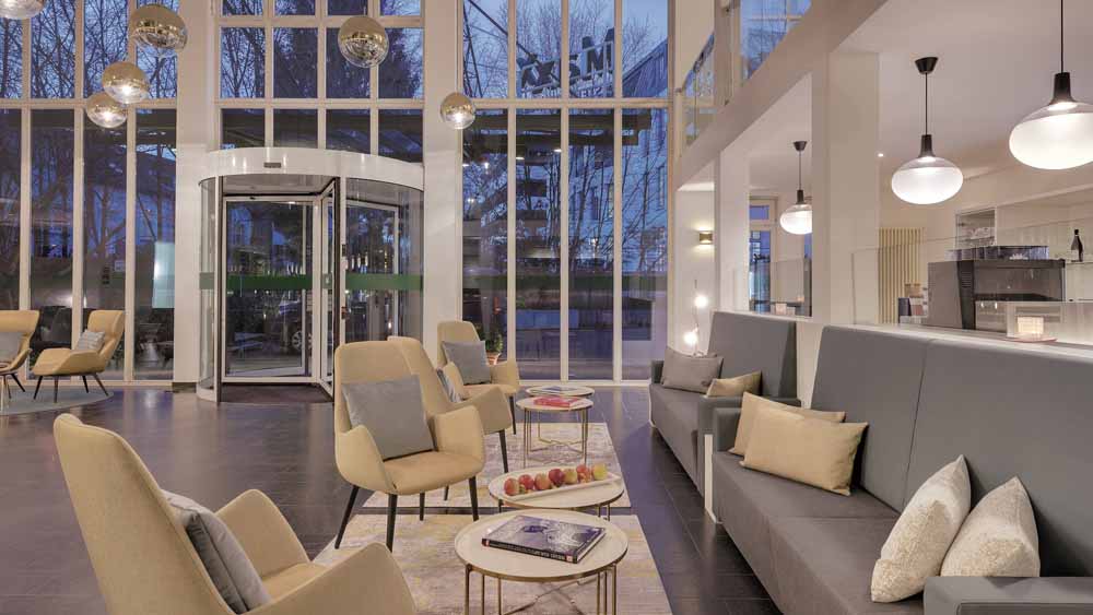hotel aanbieding lobby luxe modern wit MAXX by Steigenberger Bad Honnef nachtje weg