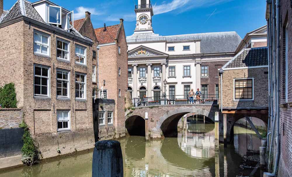 stadshuis-steeg-over-sloot