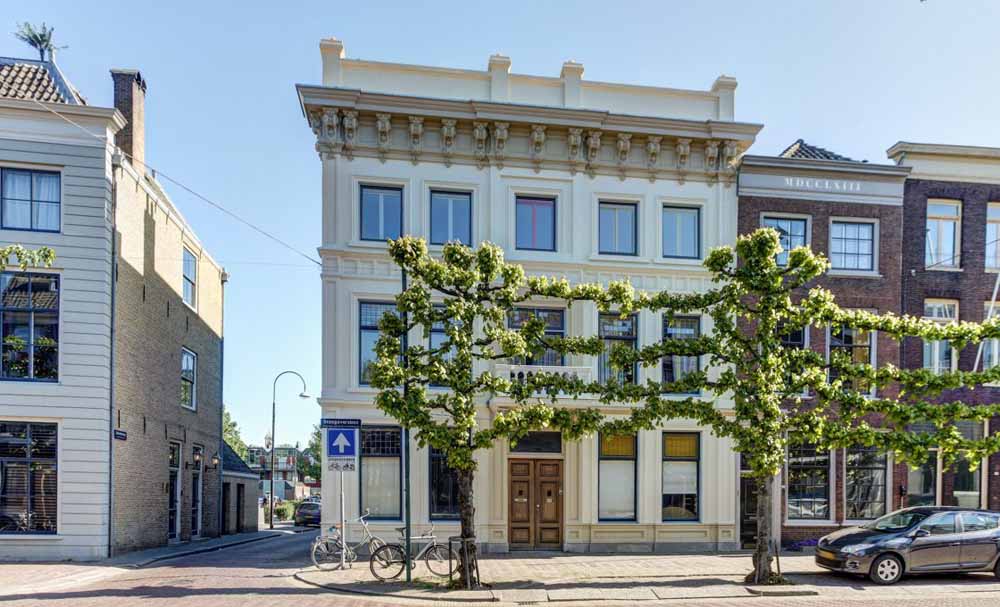 voorzijde-hotel
