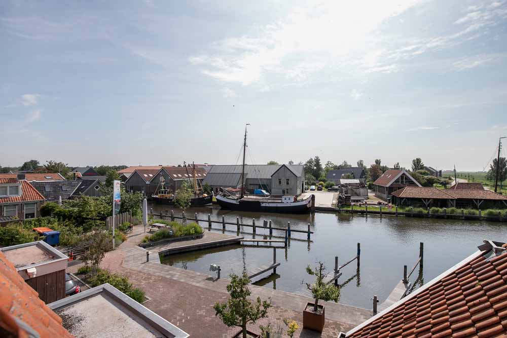 hotel workum aan het water gelegen