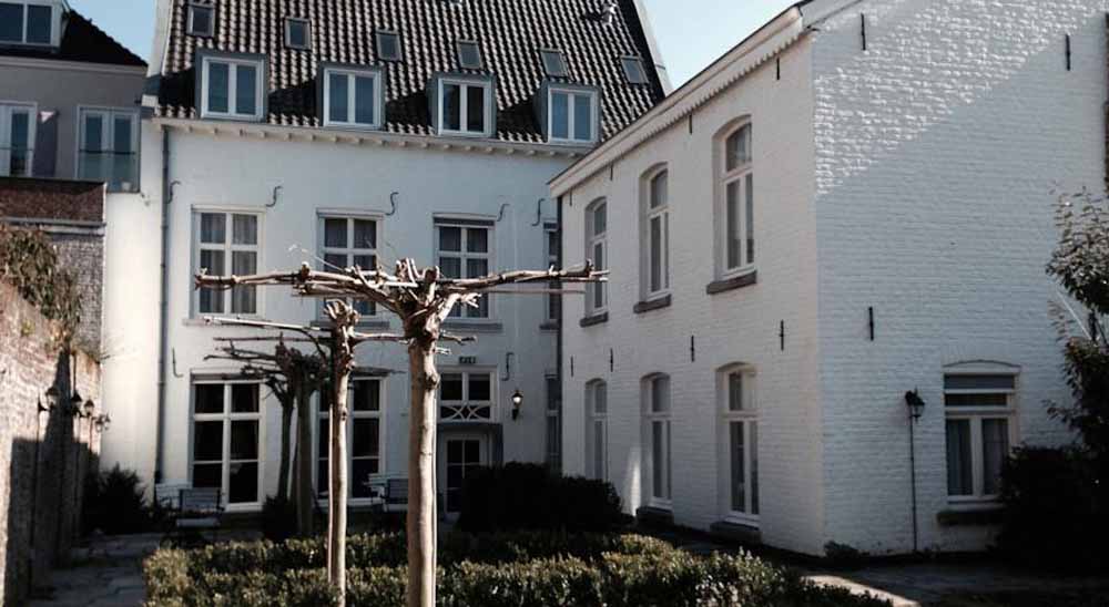 boutique hotel grote gracht maastricht korting binnentuin