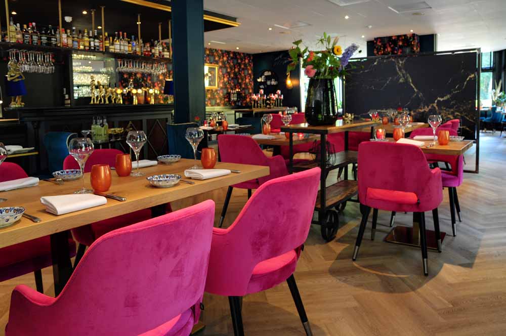 boetiek hotel bonaparte roze interieur