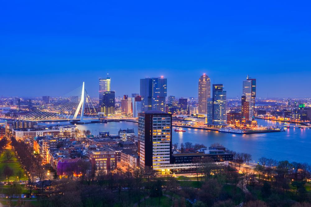 dreamstime xl 40503864 rotterdam at night