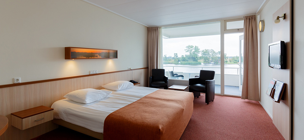 overnachten in friesland hotel aan het water