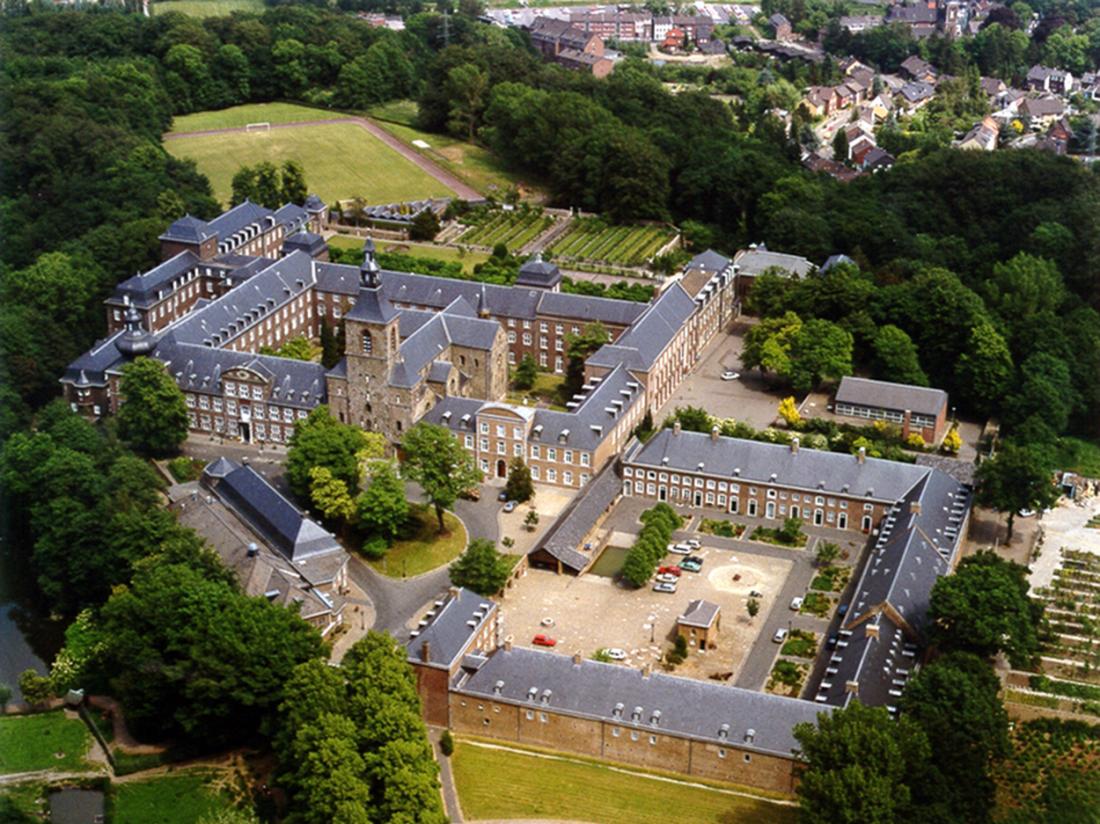 Hotel Abdij Rolduc Limburg Bovenaanzicht