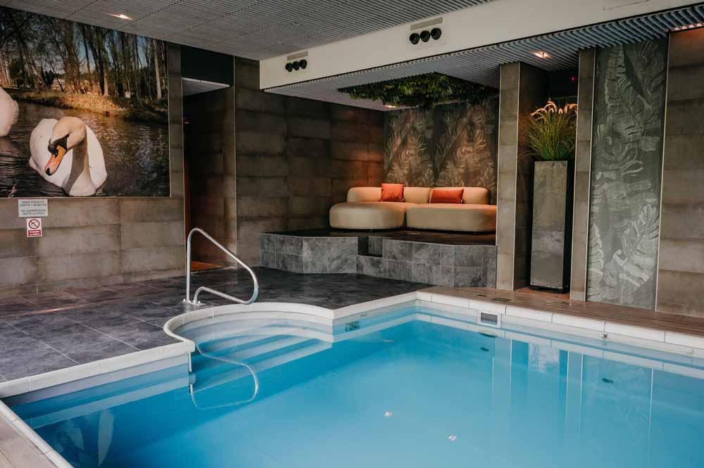 zwembad weekendjeweg hotelaanbieding