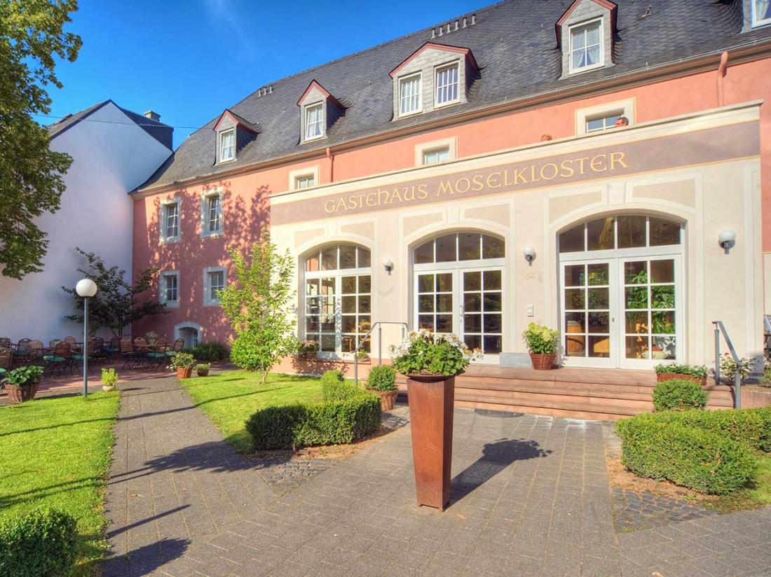 Gstehaus Moselkloster hotelaanbieding trier moezeldal