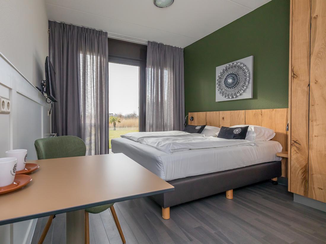 Resort land en zee scharendijke interieur standaard kamer