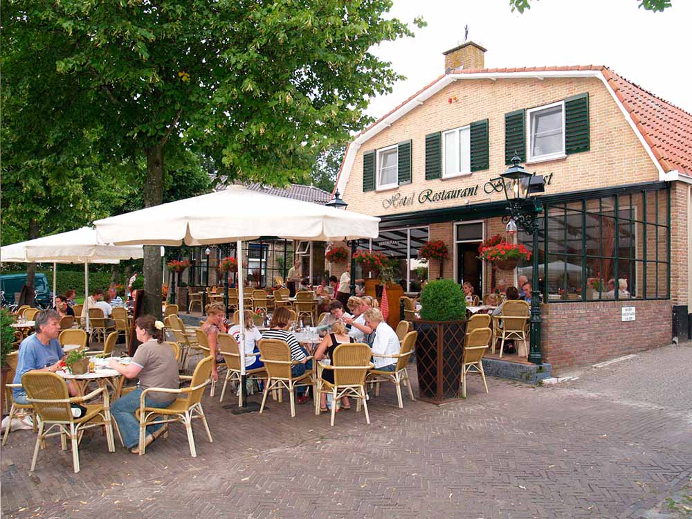 hotel restaurant boschlust friesland vooraanzicht