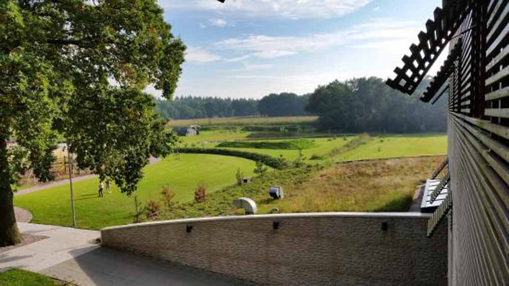 uitzicht vanuit kamer boshotel