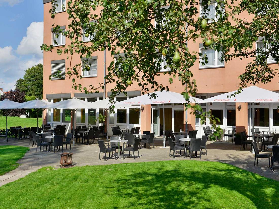 hotelaanbieding Michel  Friends Hotel Lneburger Heide terras