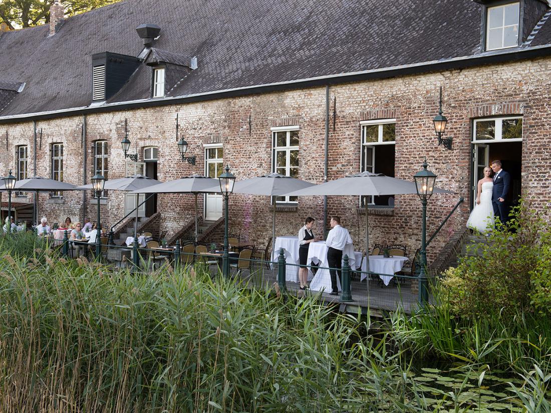 Kasteel Daelenbroeck Limburg terras