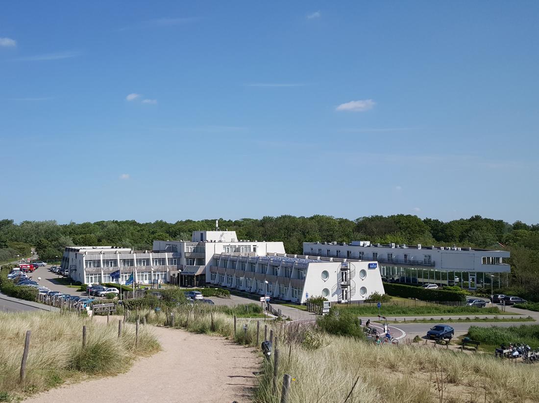 Strandhotel Westduin Hotelovernachting Aanzicht