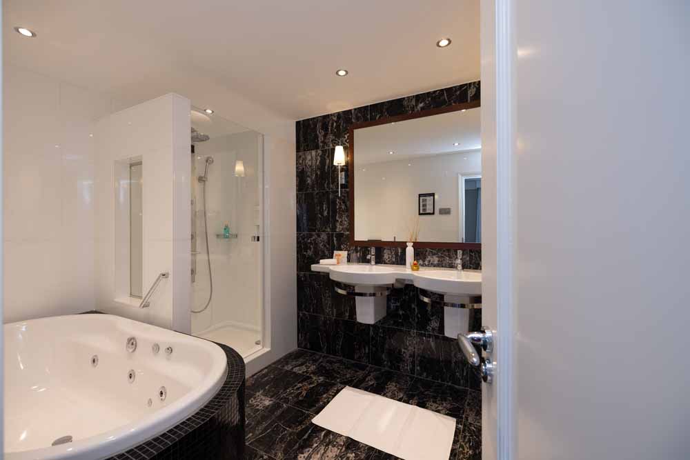 Duke Suite 11   badkamer